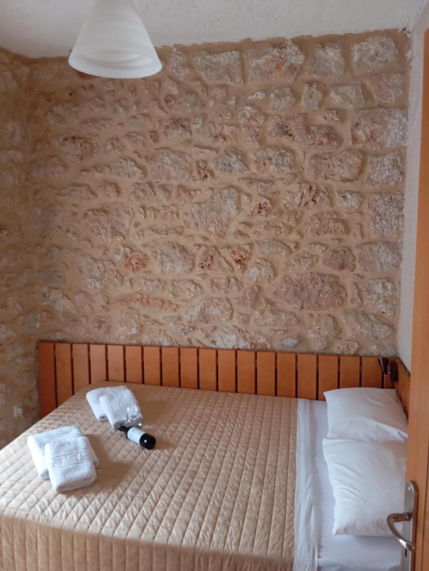 Niko'S Stone Guest House Plitra Zewnętrze zdjęcie